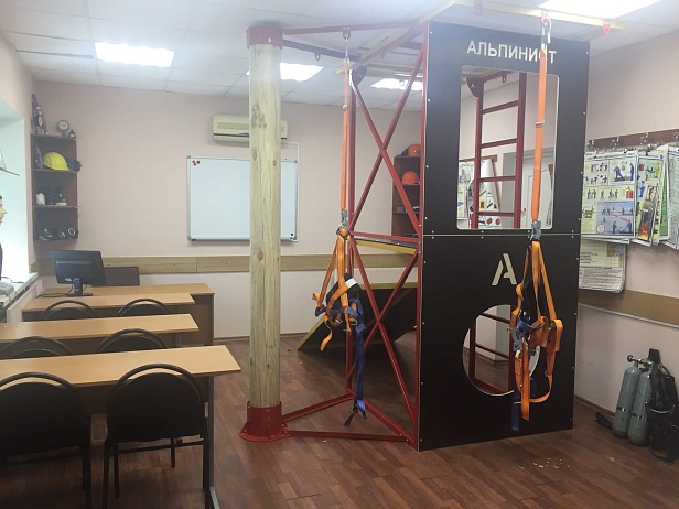 г.Самара. ЧОУ ДПО "Мастер" использует "Альпинист 2-0" для обучения высотным  работам